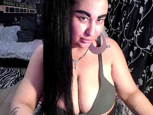 NaturalWoman webcam