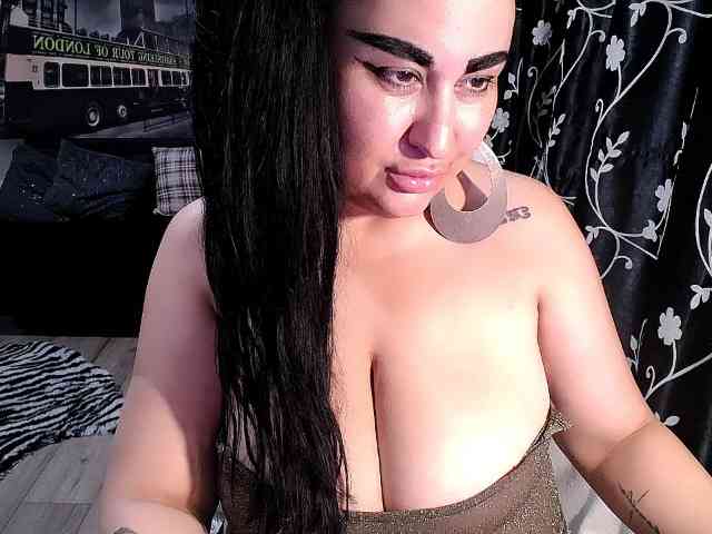 NaturalWoman webcam
