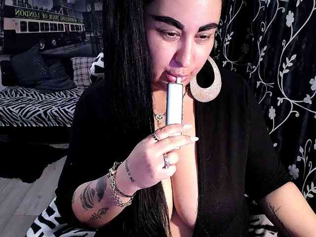 NaturalWoman webcam