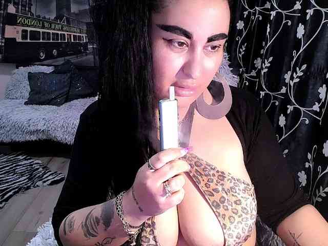 NaturalWoman webcam