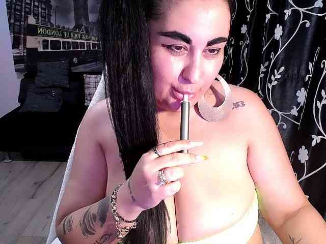 NaturalWoman webcam