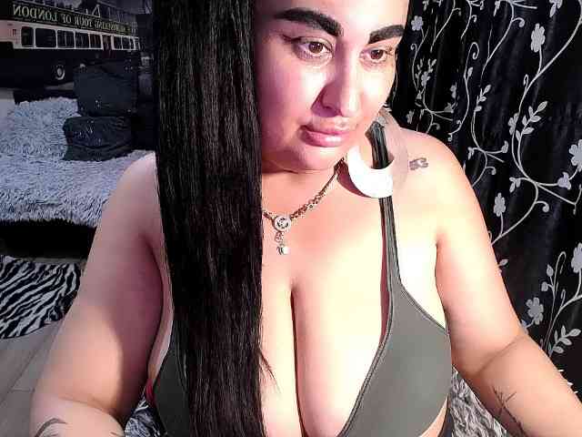 NaturalWoman webcam