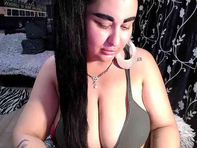 NaturalWoman webcam