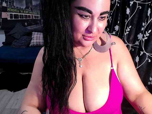 NaturalWoman webcam