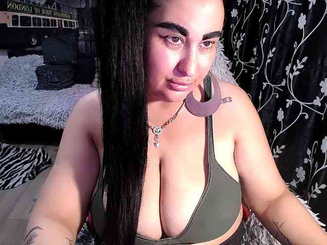 NaturalWoman webcam