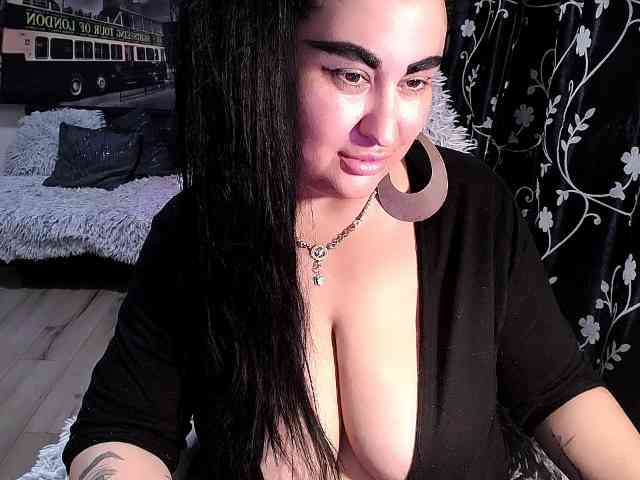 NaturalWoman webcam