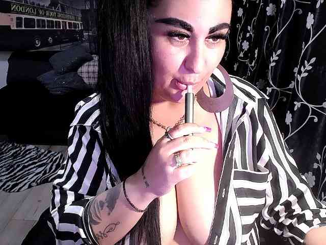 NaturalWoman webcam