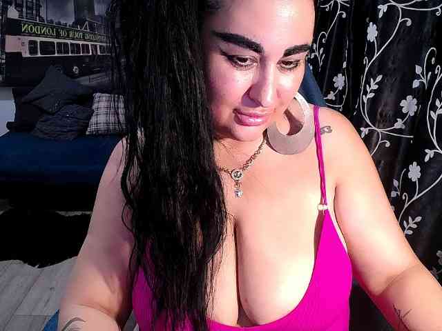 NaturalWoman webcam
