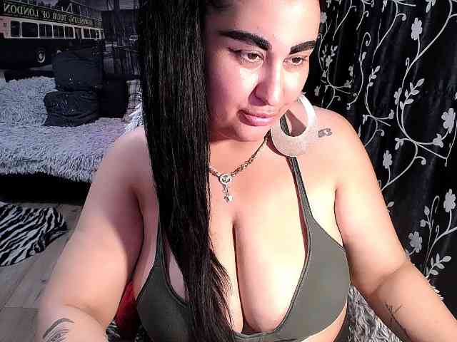 NaturalWoman webcam