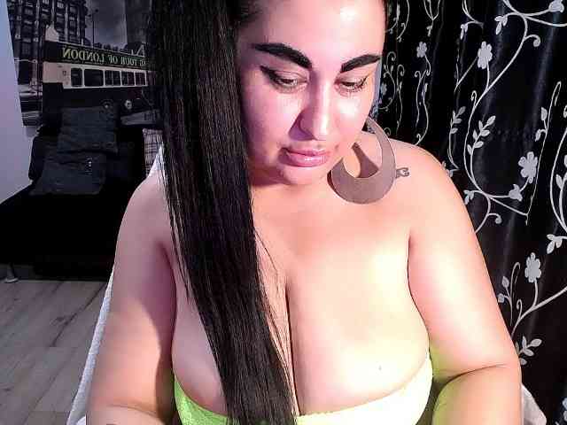 NaturalWoman webcam