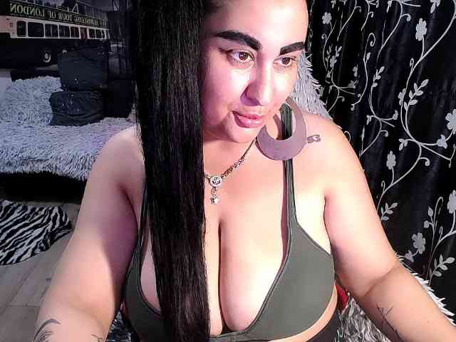 NaturalWoman webcam