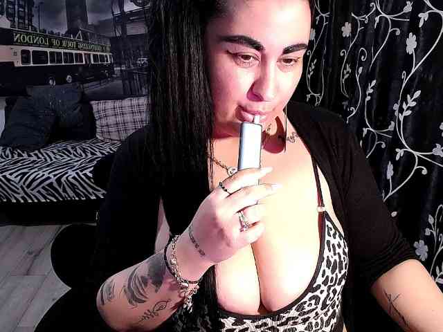 NaturalWoman webcam