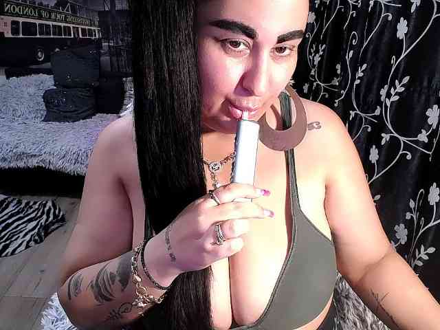 NaturalWoman webcam
