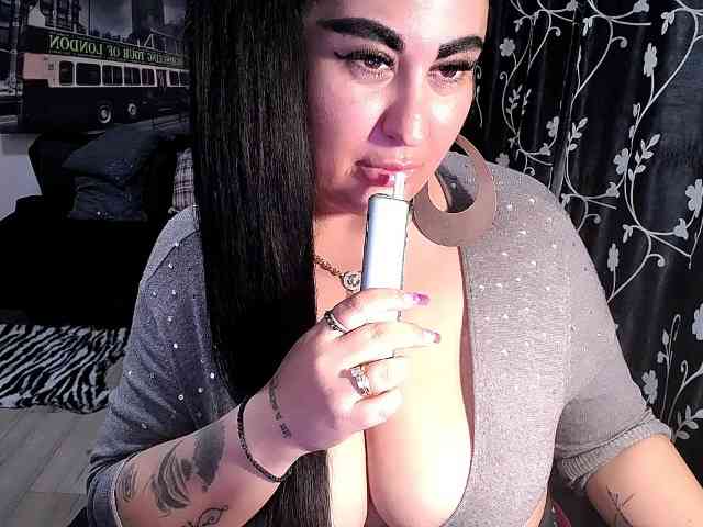 NaturalWoman webcam