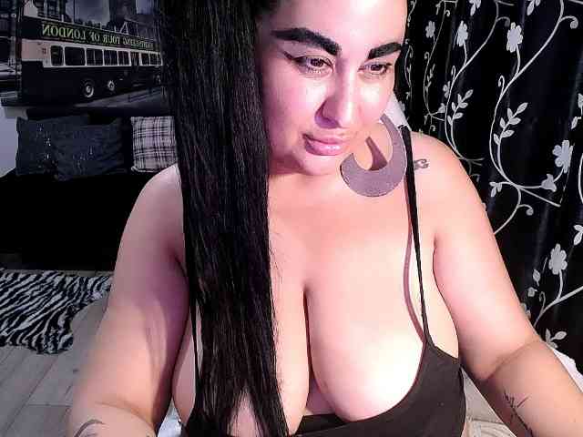 NaturalWoman webcam