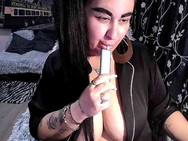 NaturalWoman webcam