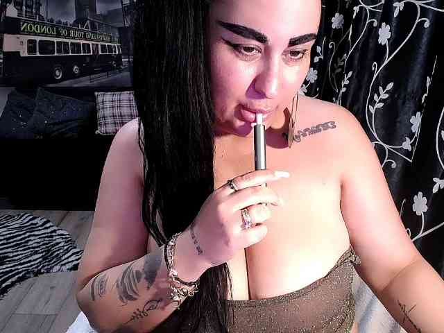 NaturalWoman webcam