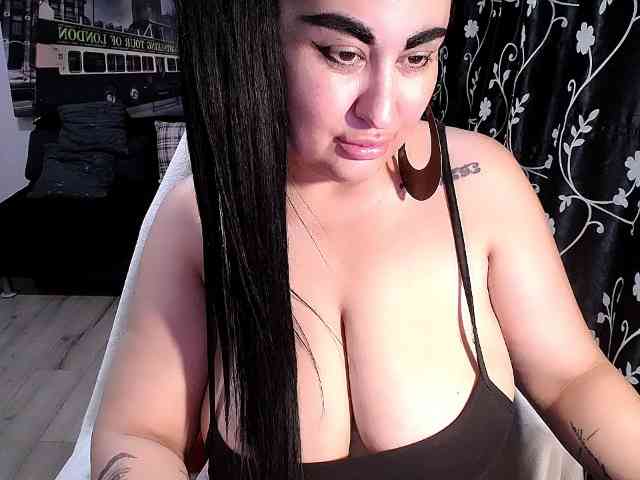 NaturalWoman webcam