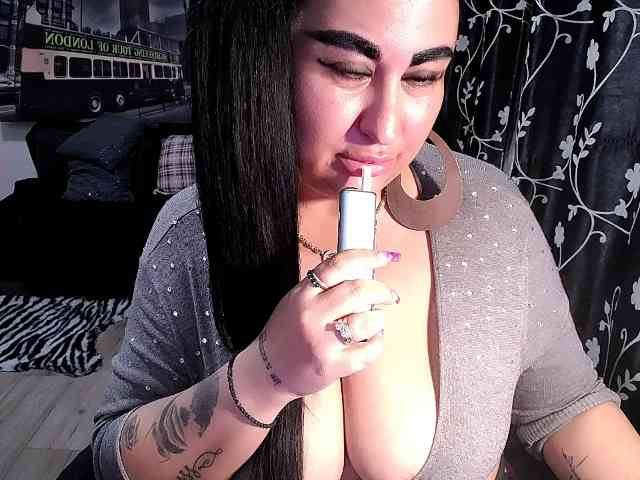 NaturalWoman webcam