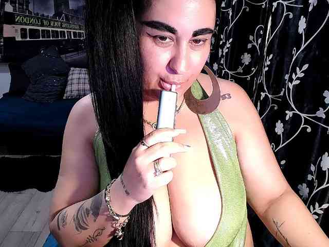 NaturalWoman webcam