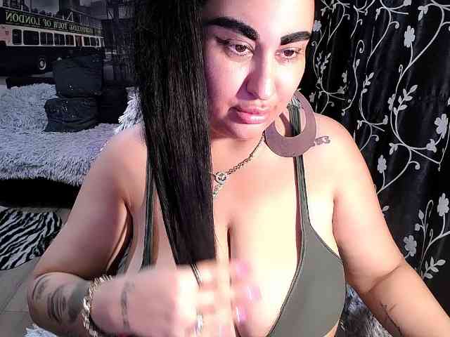 NaturalWoman webcam