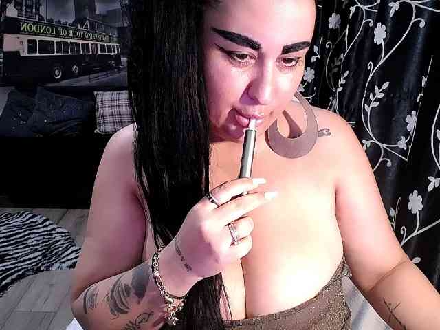 NaturalWoman webcam