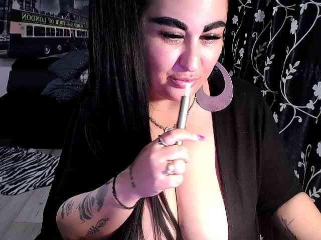 NaturalWoman webcam