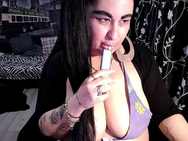 NaturalWoman webcam