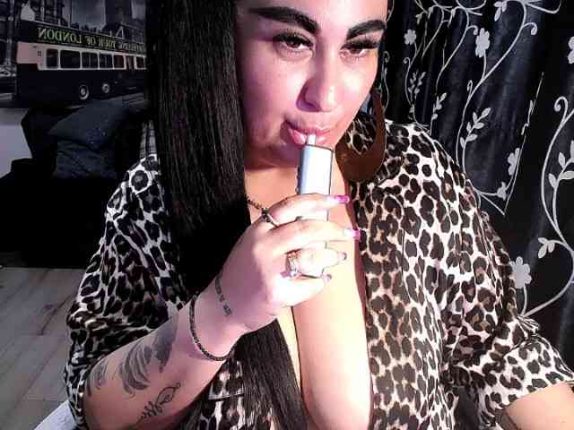 NaturalWoman webcam