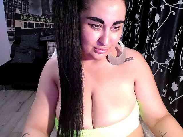 NaturalWoman webcam