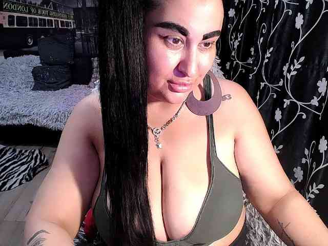 NaturalWoman webcam