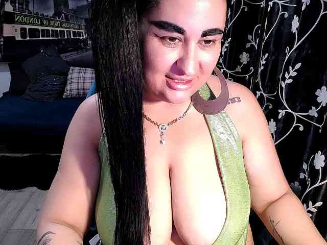 NaturalWoman webcam