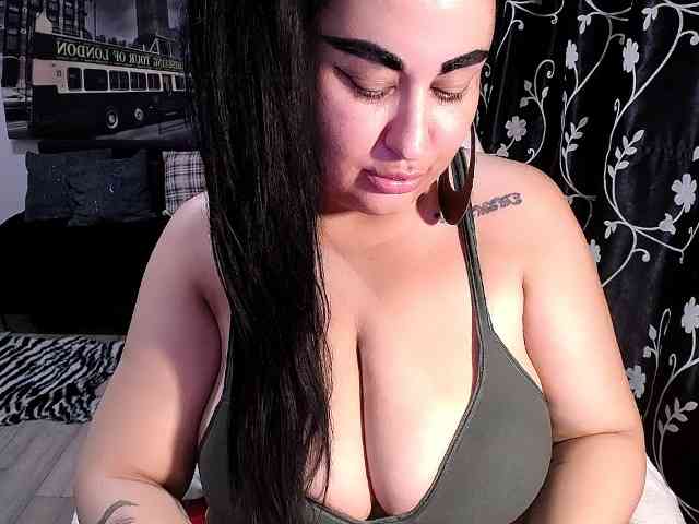 NaturalWoman webcam