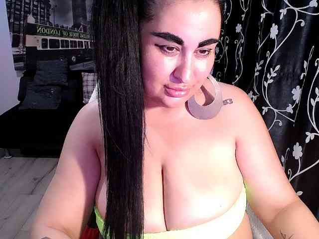 NaturalWoman webcam