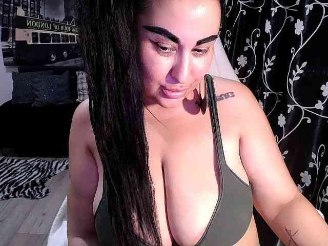 NaturalWoman webcam