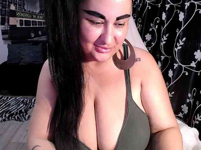 NaturalWoman webcam