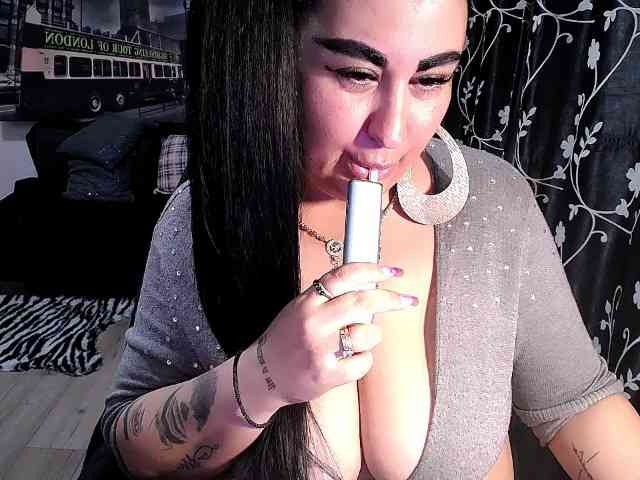 NaturalWoman webcam