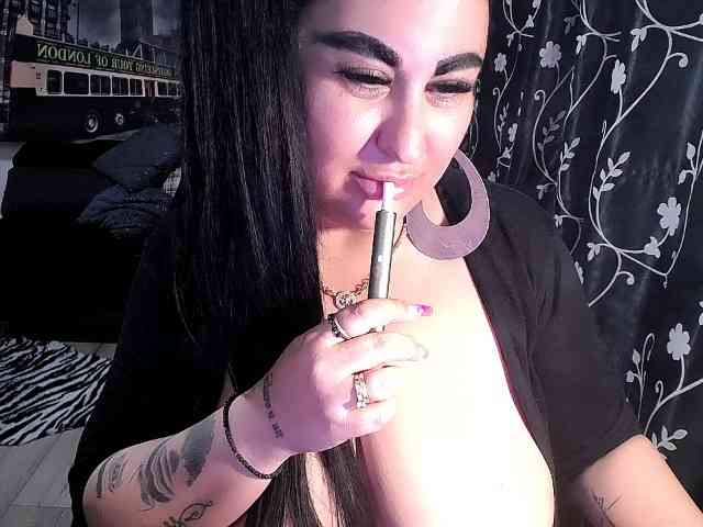 NaturalWoman webcam