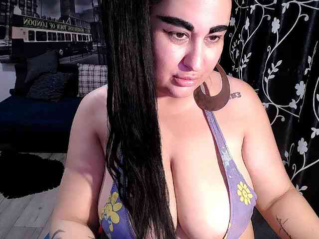 NaturalWoman webcam