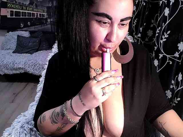 NaturalWoman webcam