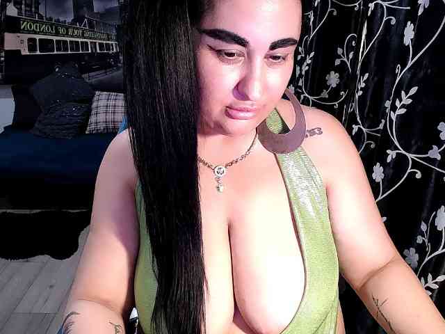 NaturalWoman webcam