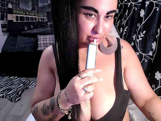 NaturalWoman webcam
