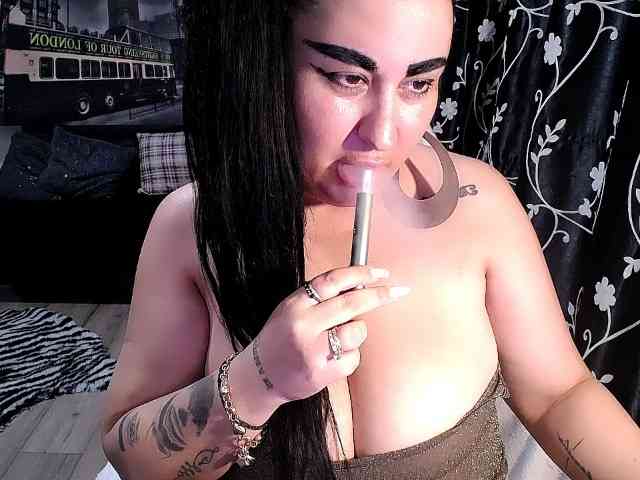 NaturalWoman webcam