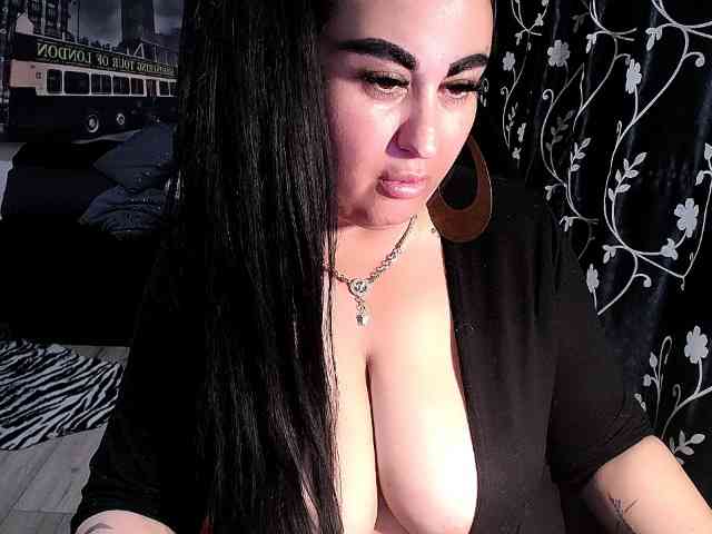 NaturalWoman webcam