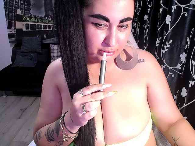 NaturalWoman webcam