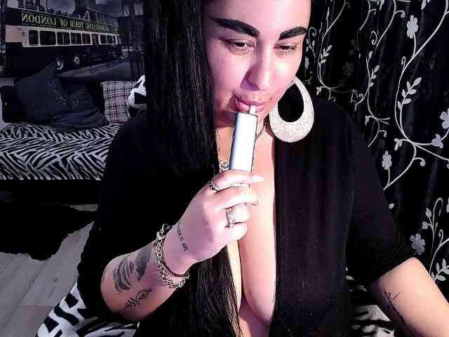 NaturalWoman webcam