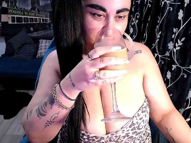 NaturalWoman webcam