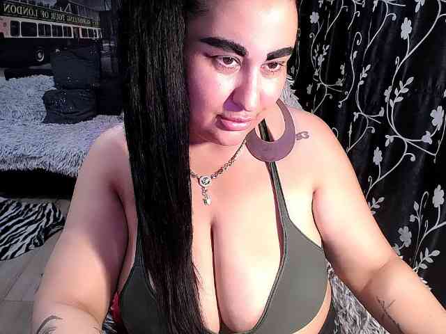NaturalWoman webcam