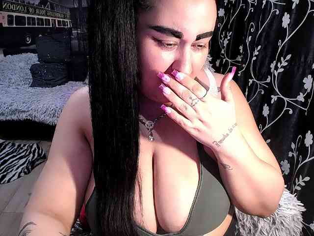 NaturalWoman webcam