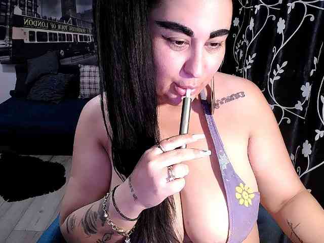 NaturalWoman webcam